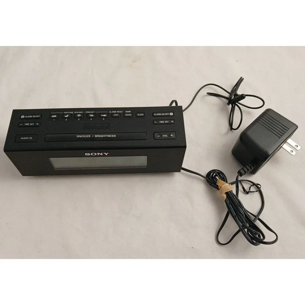 Sony Dream Machine Auto Time Set Model NO.ICF-C707